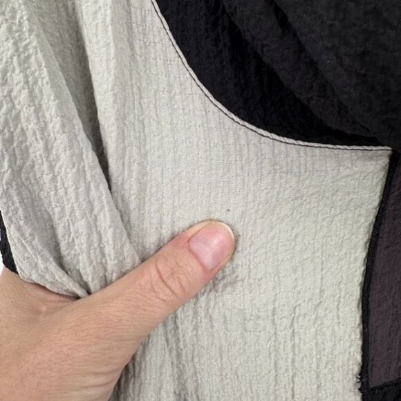 Habitat‎ Asymmetric Hem Colorblock Boho Tunic Top Medium Exposed Seam Gray Black - Picture 9 of 11